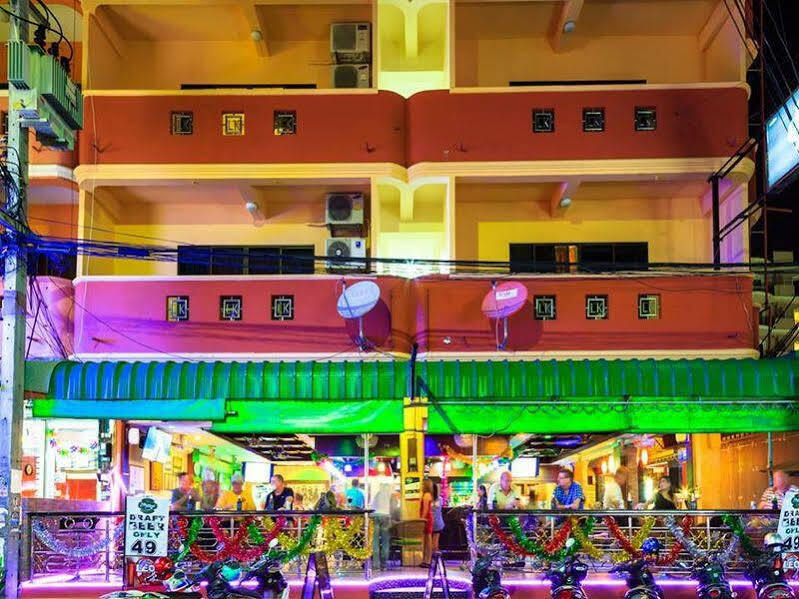 Harrys Hotel Bar & Restaurant Pattaya Exterior foto